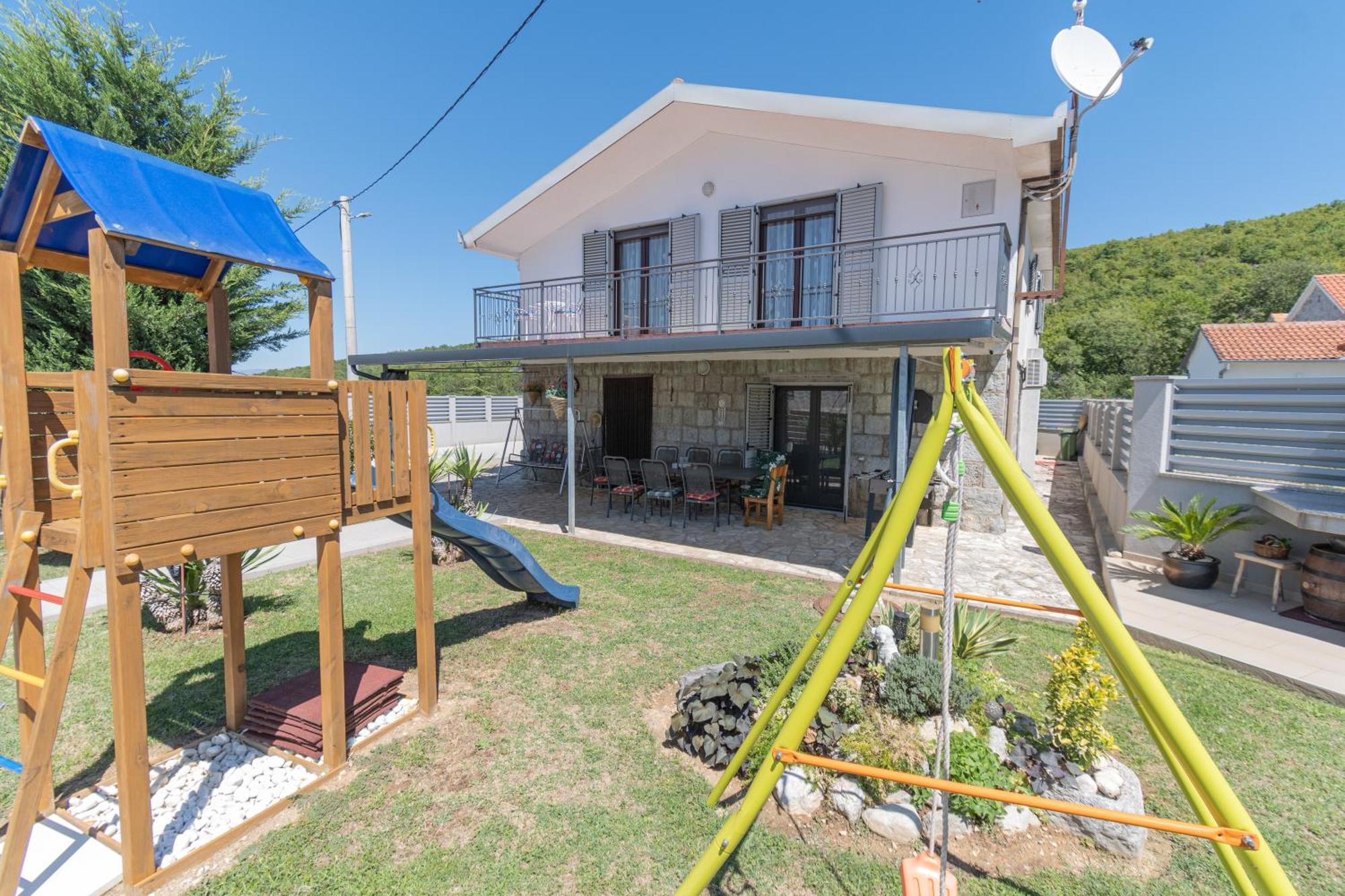 Spacious Villa For 10 With A Big Private Pool Trilj Exterior photo